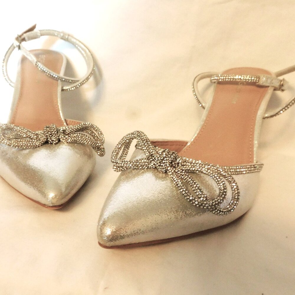 Womens BobGeneration Satin and Rhinestone  dress  shoes   Sz 8